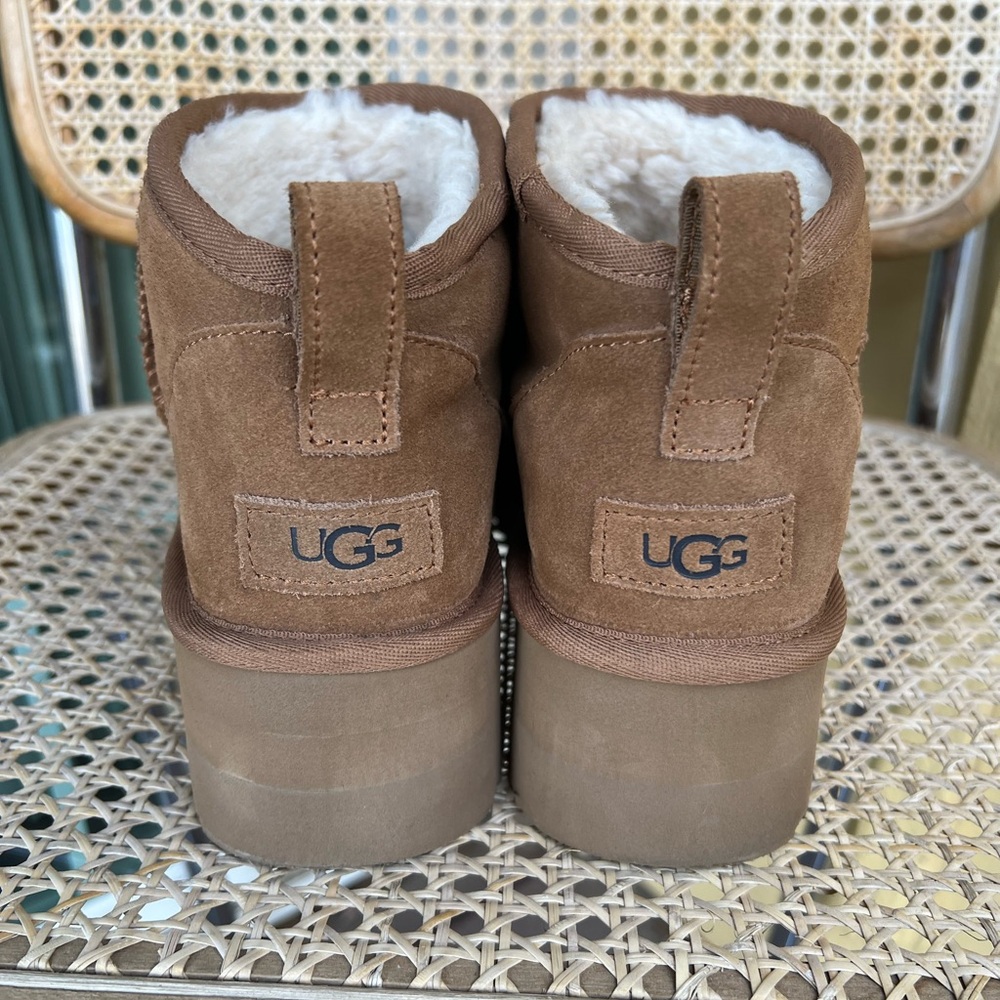 Mini Platform UGG Boots size 10 - Picture 4 of 6